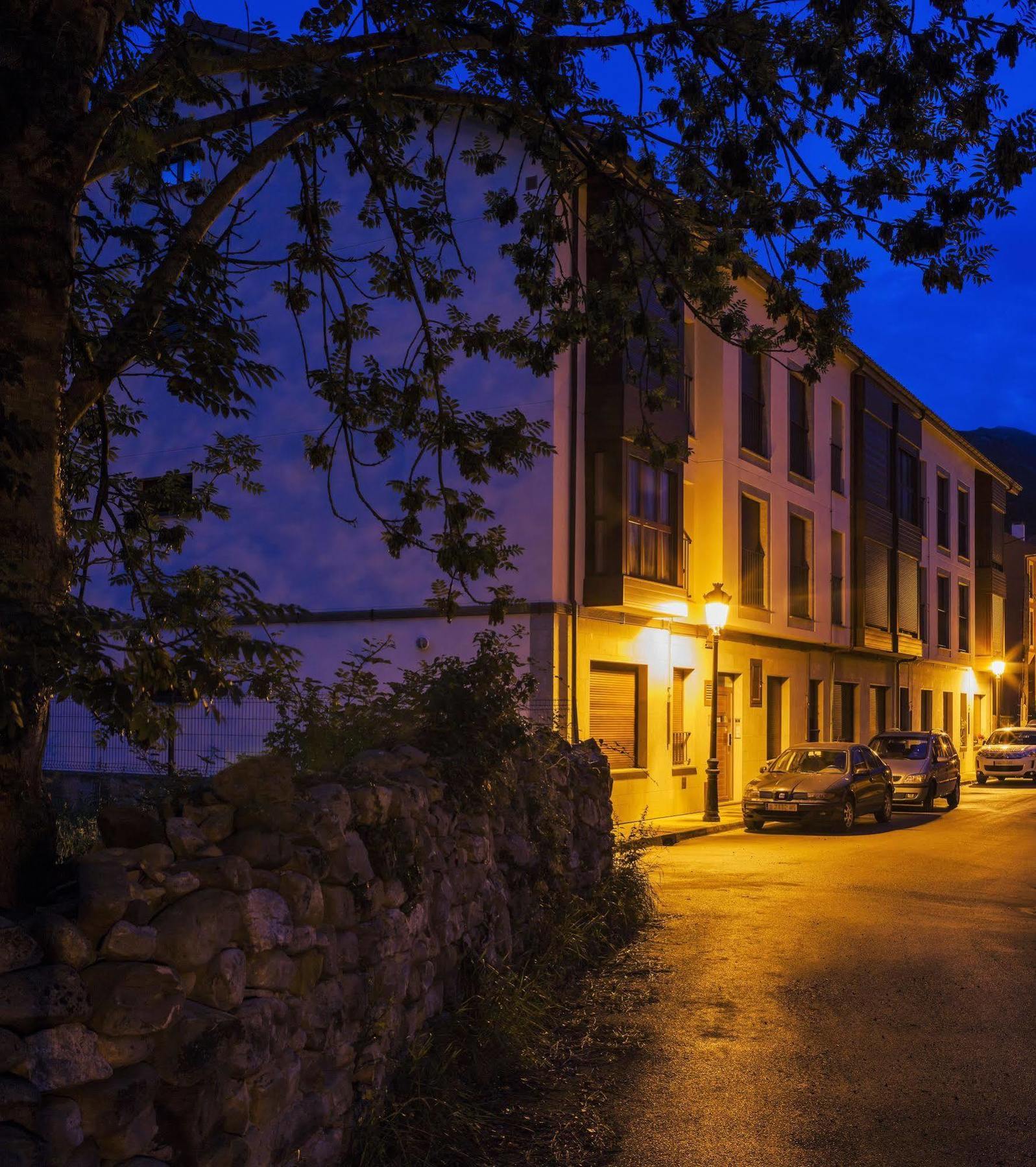 Apartamentos El Caxigu Arenas De Cabrales Exterior photo